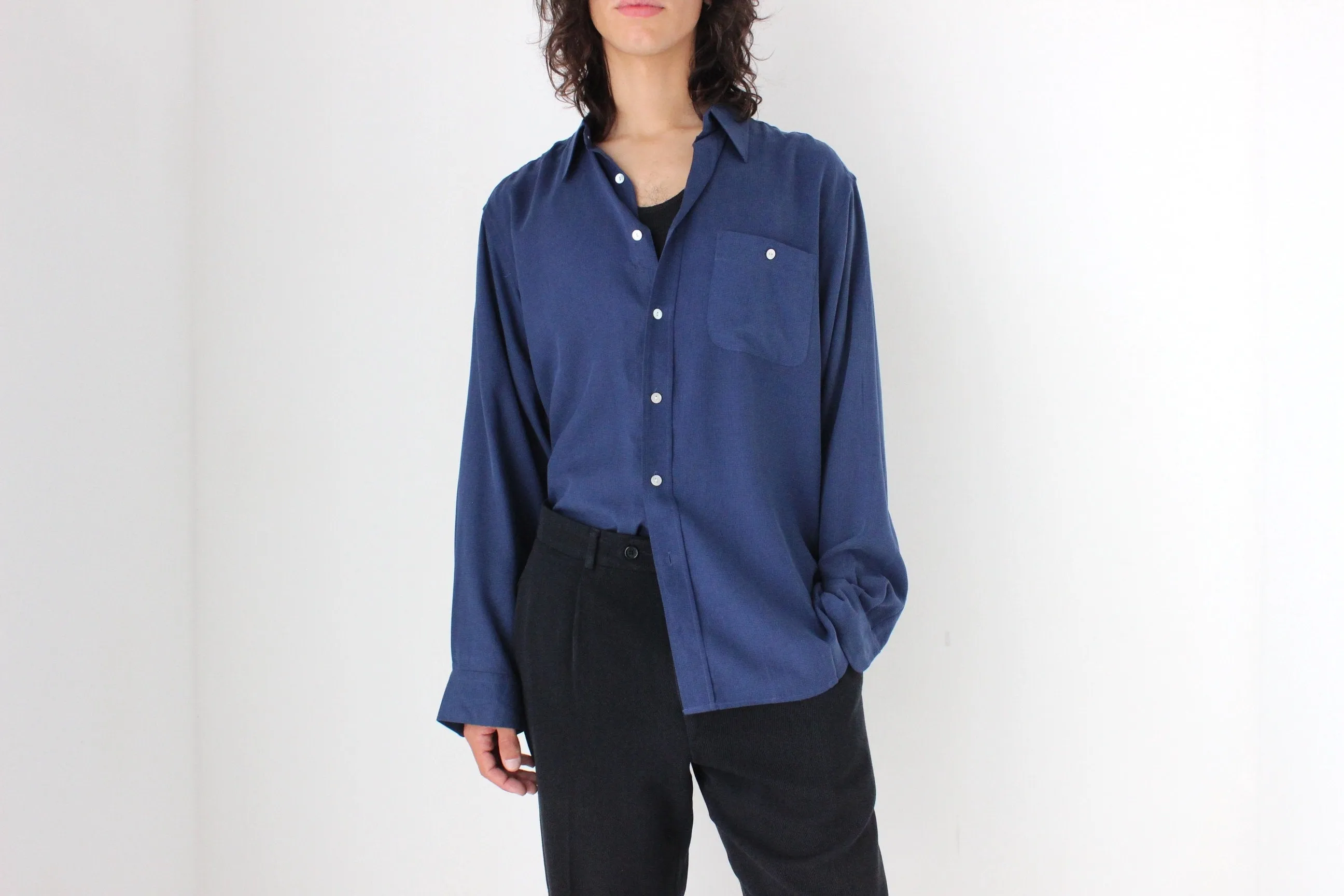 90s Textured Pure Silk Relaxed Shirt in Navy