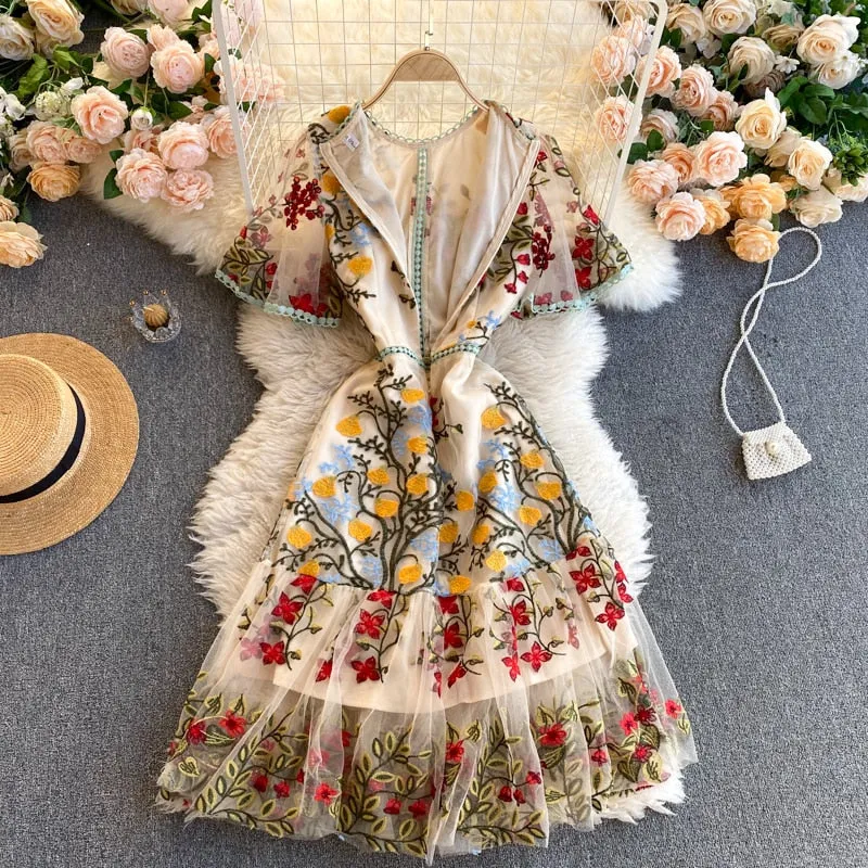 Boho Vintage Party Dress - Mini Dress Embroidered Arabella Rose in White Apricot