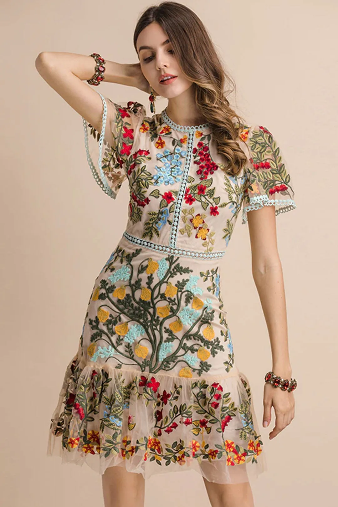 Boho Vintage Party Dress - Mini Dress Embroidered Arabella Rose in White Apricot
