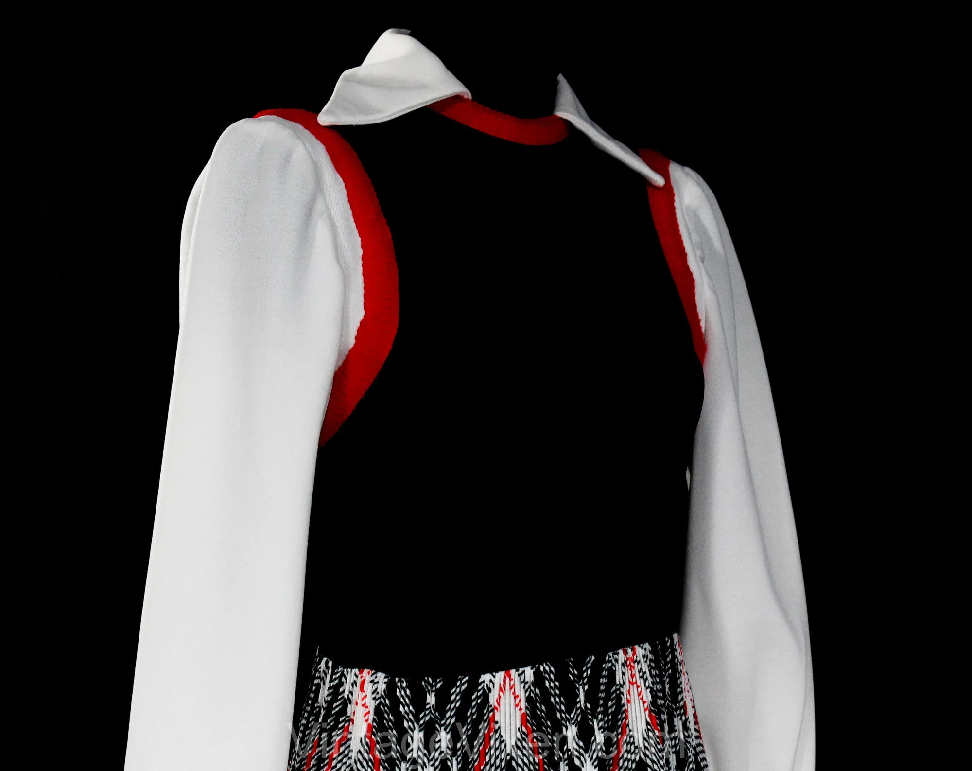 Size 6 Maxi Dress - Small 70s Black Red & White Color Block Bodice and Plaid Polyester Knit - Long Sleeve 1970s Fall Autumn Preppy - Bust 34